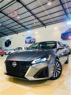 نيسان ألتيما